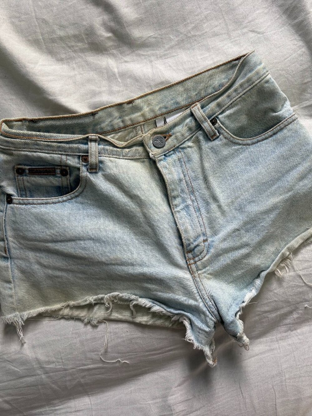 Vintage Calvin Klein Jeans Light Wash Fray Hem Denim Shorts XS